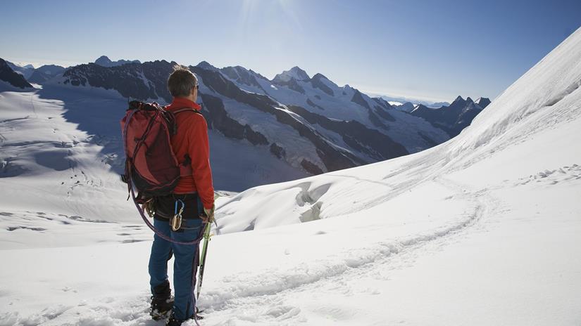 Top 5 des activités à faire cet été à la montagne : l'alpinisme - CGH Résidences